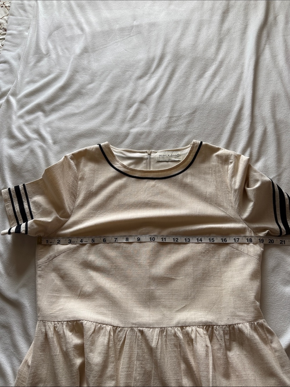 Unknown Brand Cream Short-Sleeve A-Line Dress with Black Trim - Picture 7 of 13